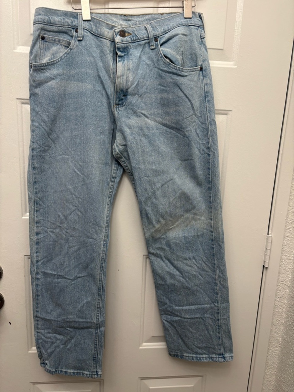Wrangler Light Blue Relaxed Fit Men's Jeans